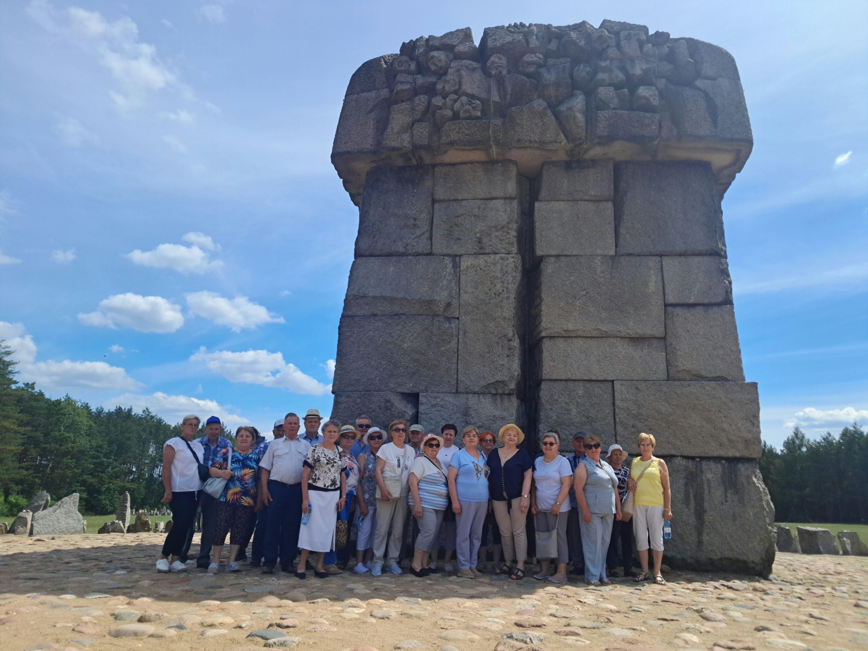 Wycieczka seniorów do Muzeum Treblinka